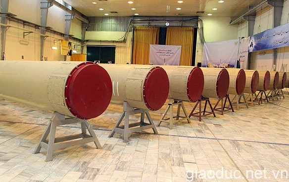 Bộ Quốc phòng Iran cho biết“Qiyam (Rise) 1” là loại tên lửa đạn đạo không vây (cánh) đầu tiên của Tehran.